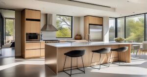 Aranżacje kuchni z oknem narożnym: jak umeblować idealnie?